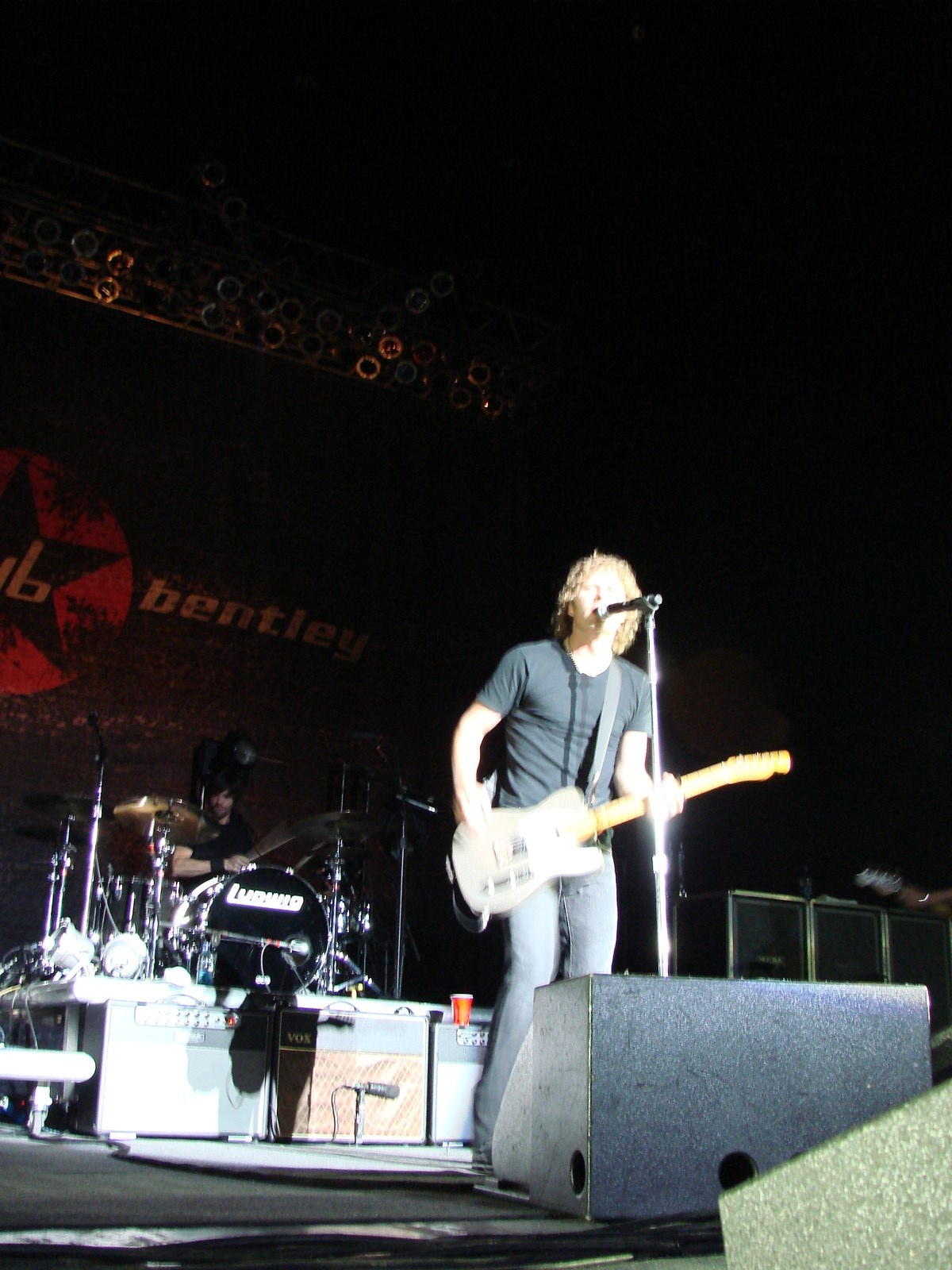 Music Notes - Dierks Bentley, photograph 0002