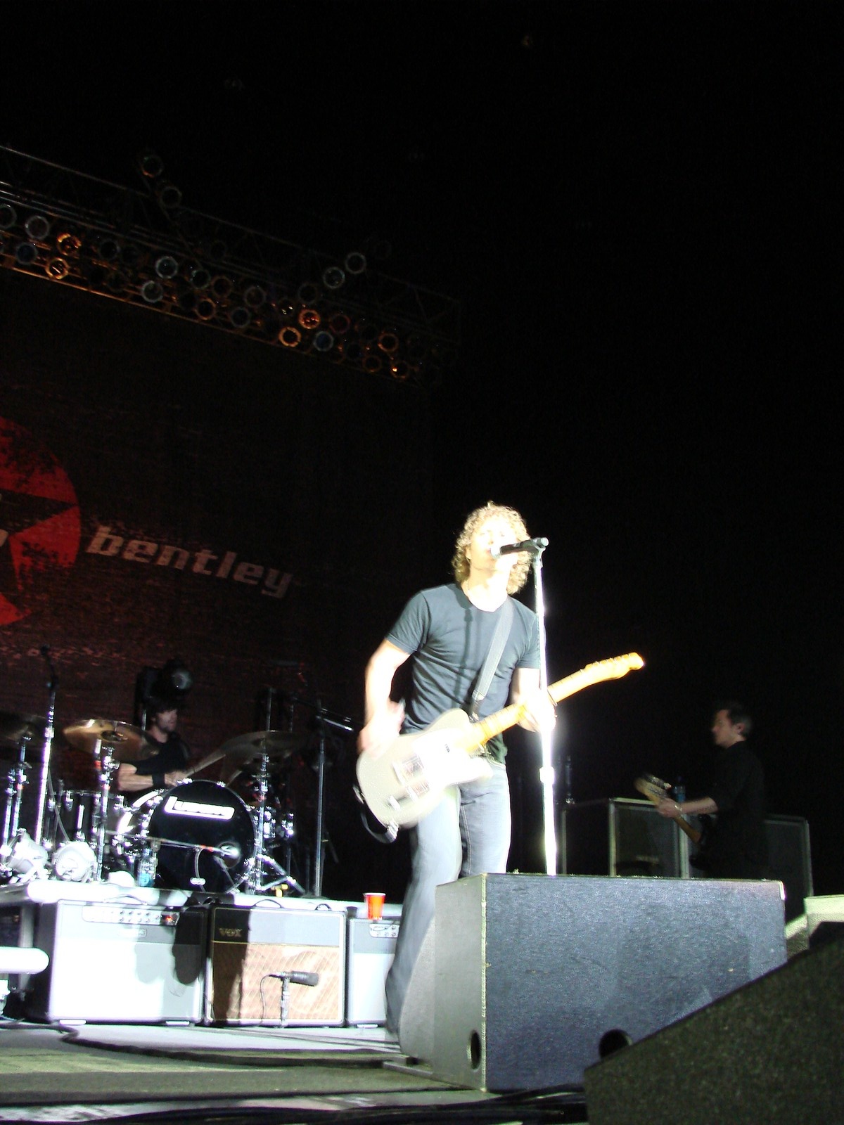 Music Notes - Dierks Bentley, photograph 0003
