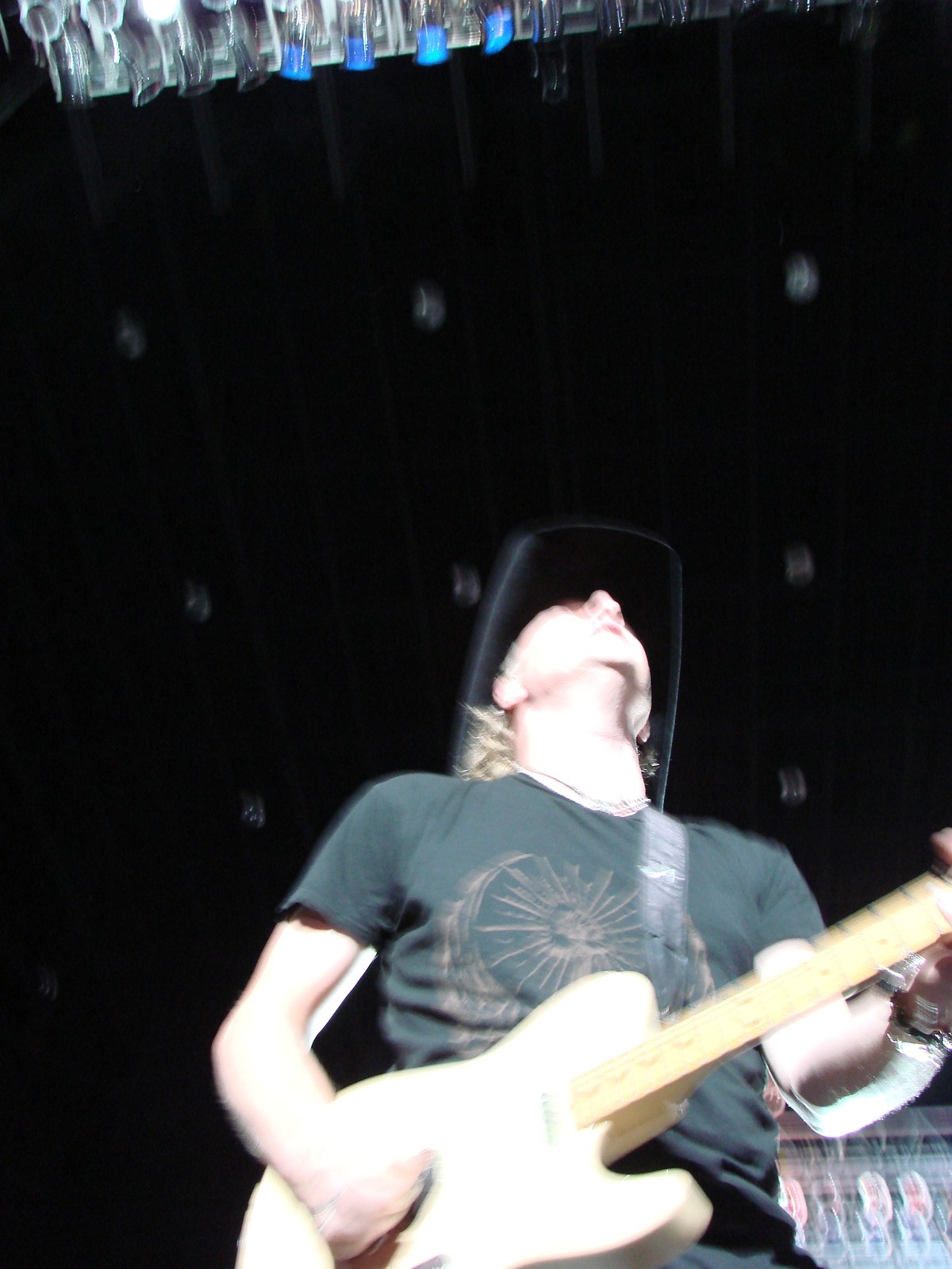 Music Notes - Dierks Bentley, photograph 0014
