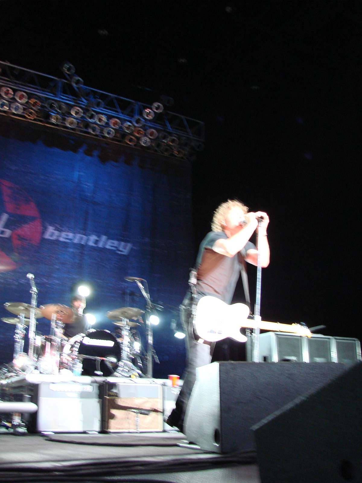 Music Notes - Dierks Bentley, photograph 0015