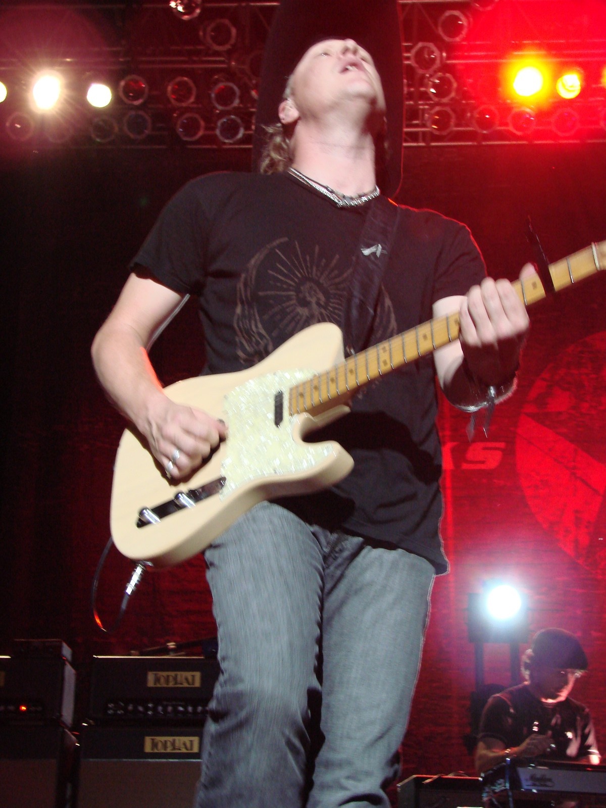 Music Notes - Dierks Bentley, photograph 0018