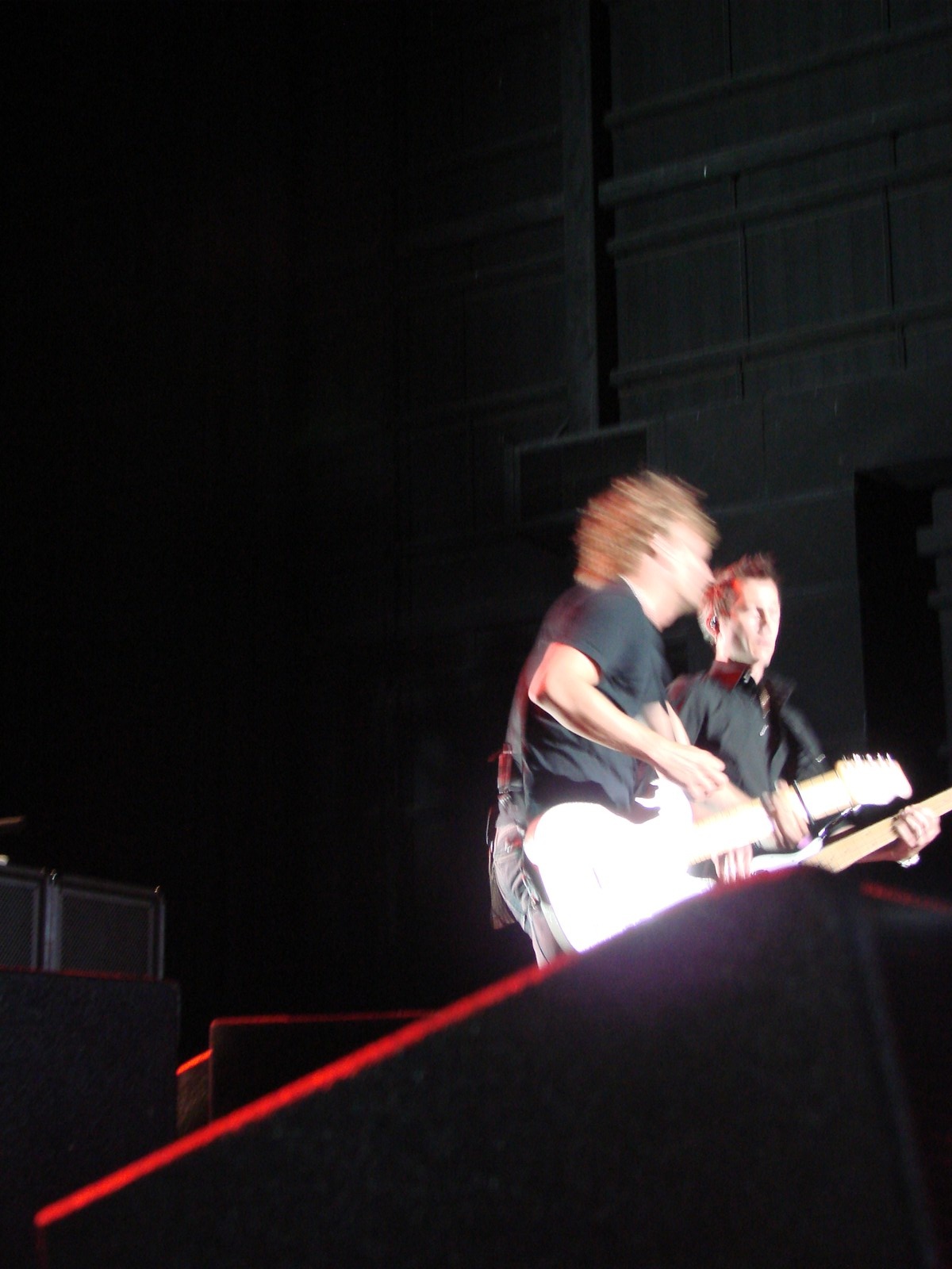 Music Notes - Dierks Bentley, photograph 0019