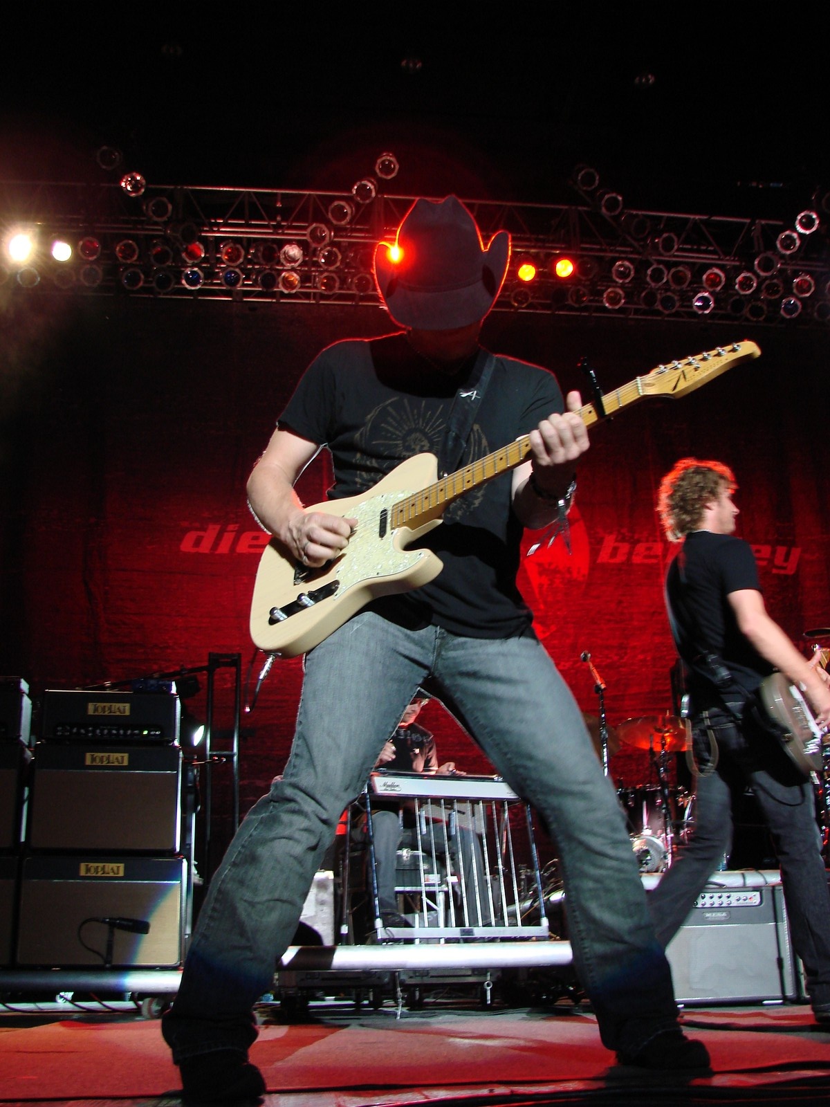 Music Notes - Dierks Bentley, photograph 0020