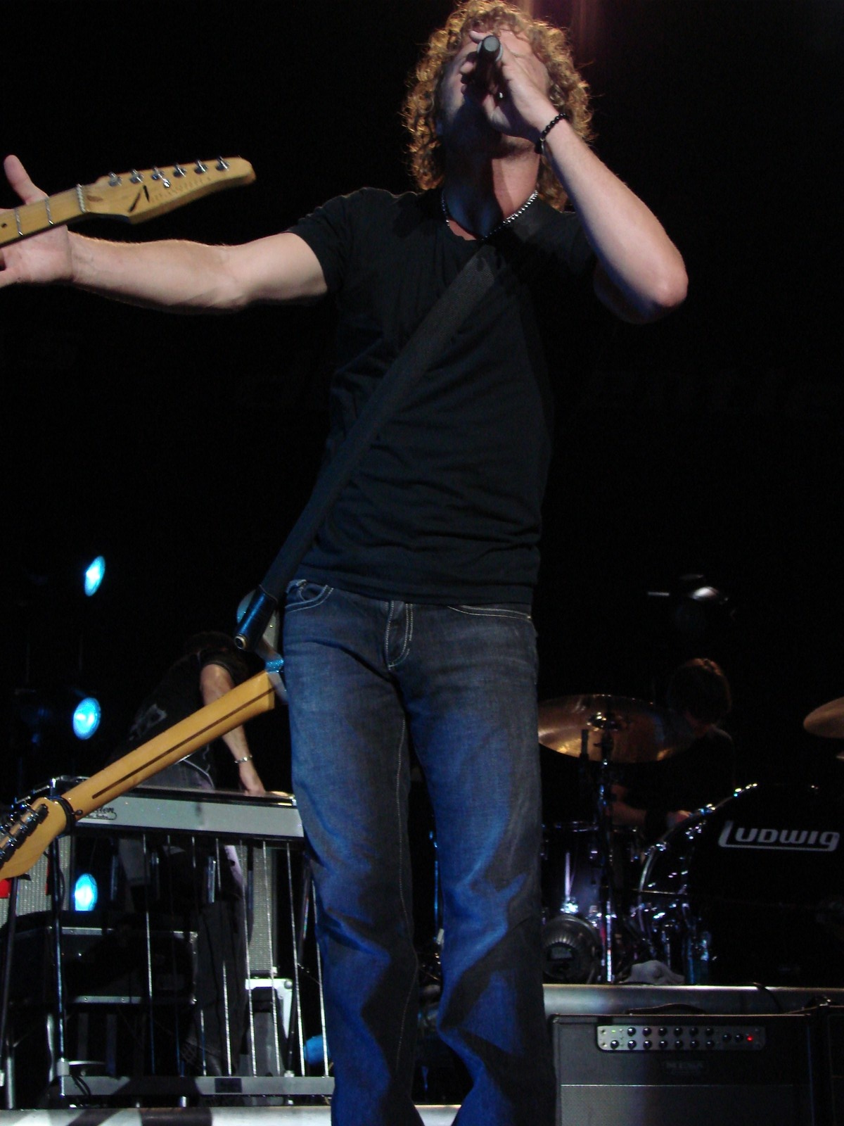 Music Notes - Dierks Bentley, photograph 0025