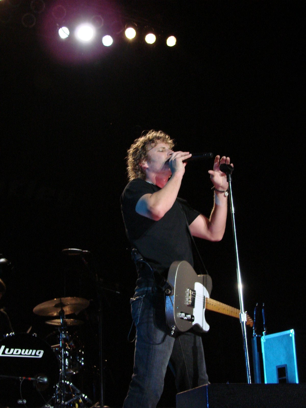 Music Notes - Dierks Bentley, photograph 0026