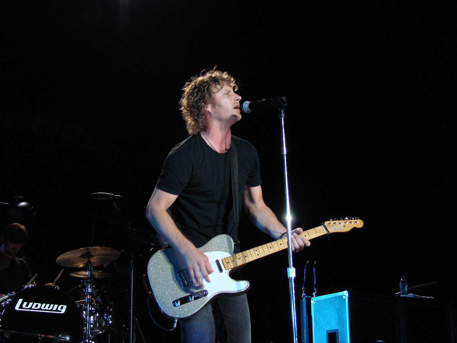 Music Notes - Dierks Bentley, photograph 0027