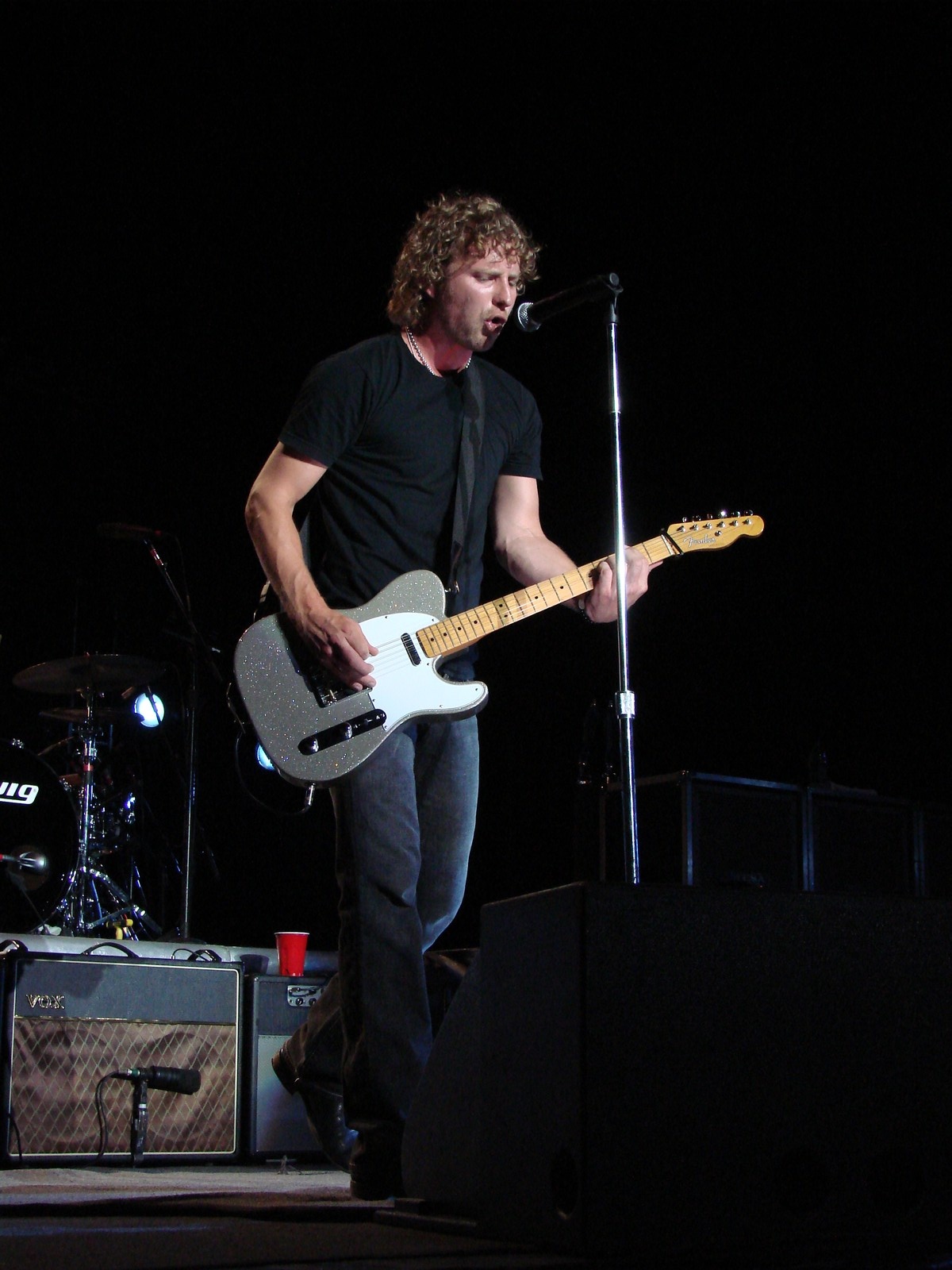 Music Notes - Dierks Bentley, photograph 0039