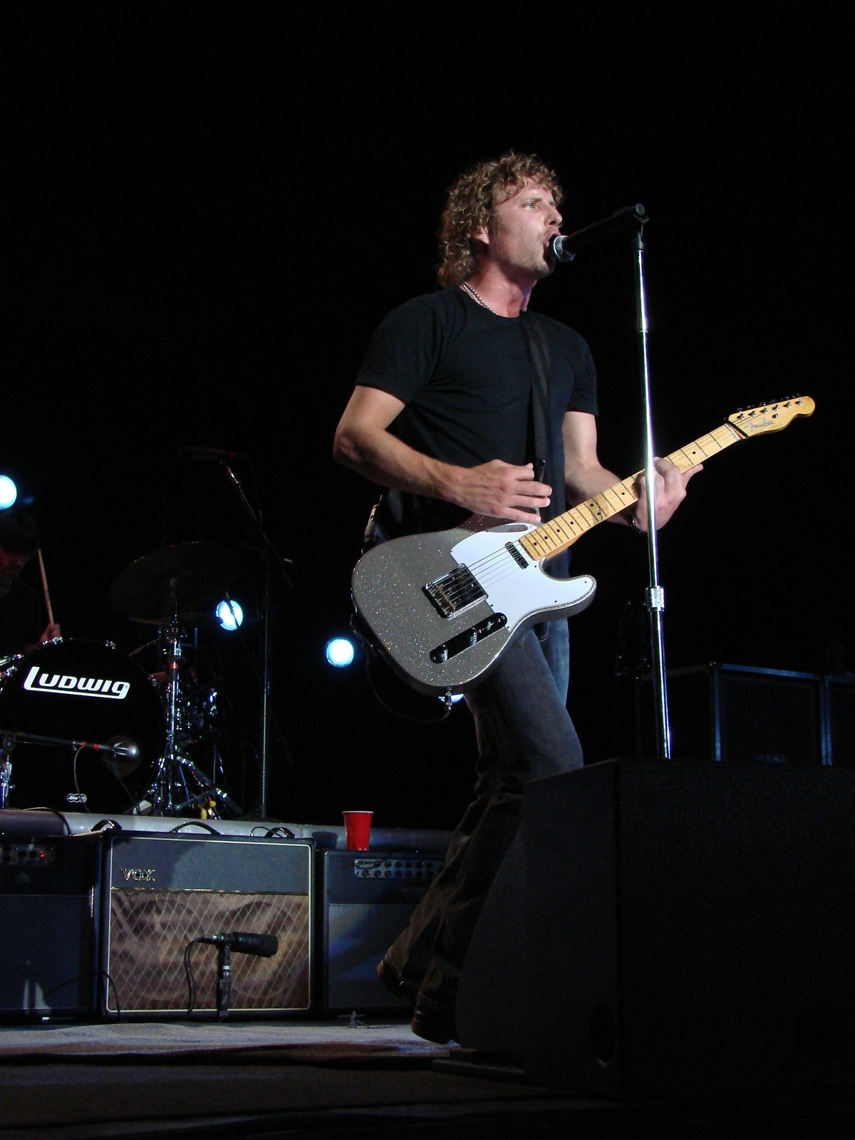 Music Notes - Dierks Bentley, photograph 0041