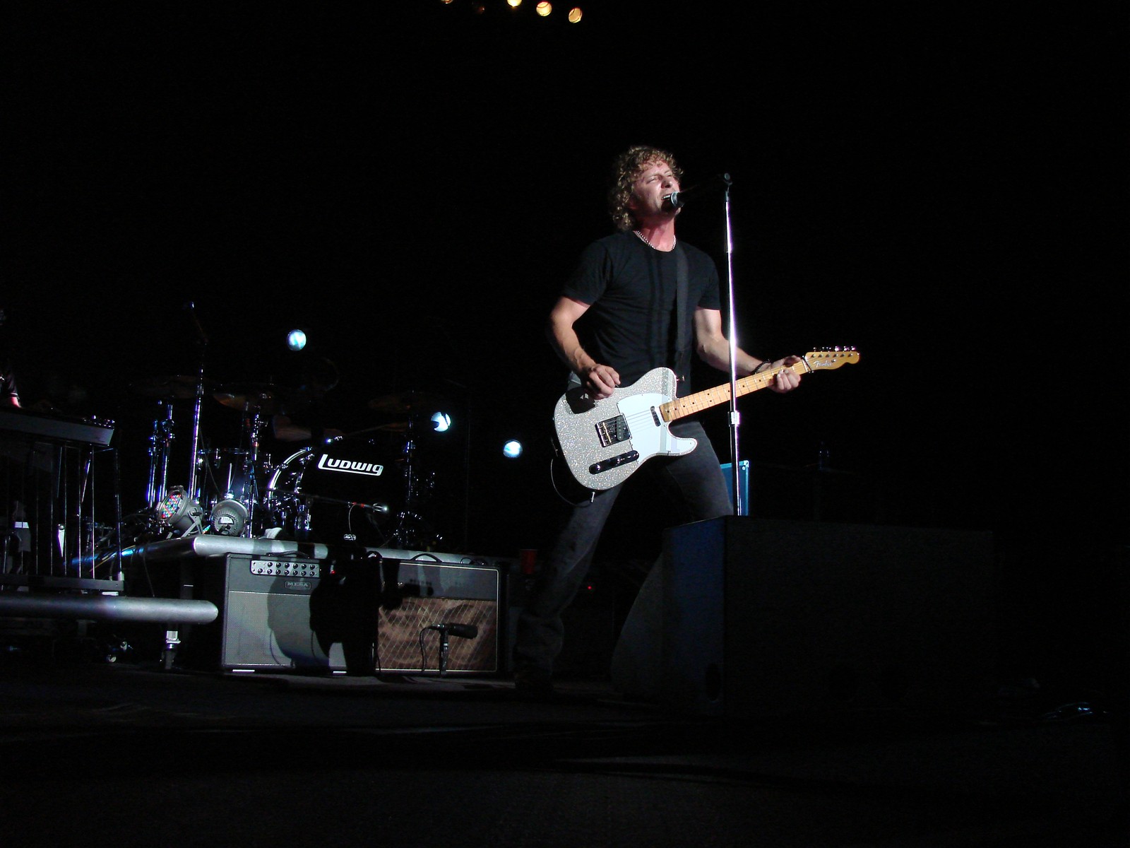 Music Notes - Dierks Bentley, photograph 0044