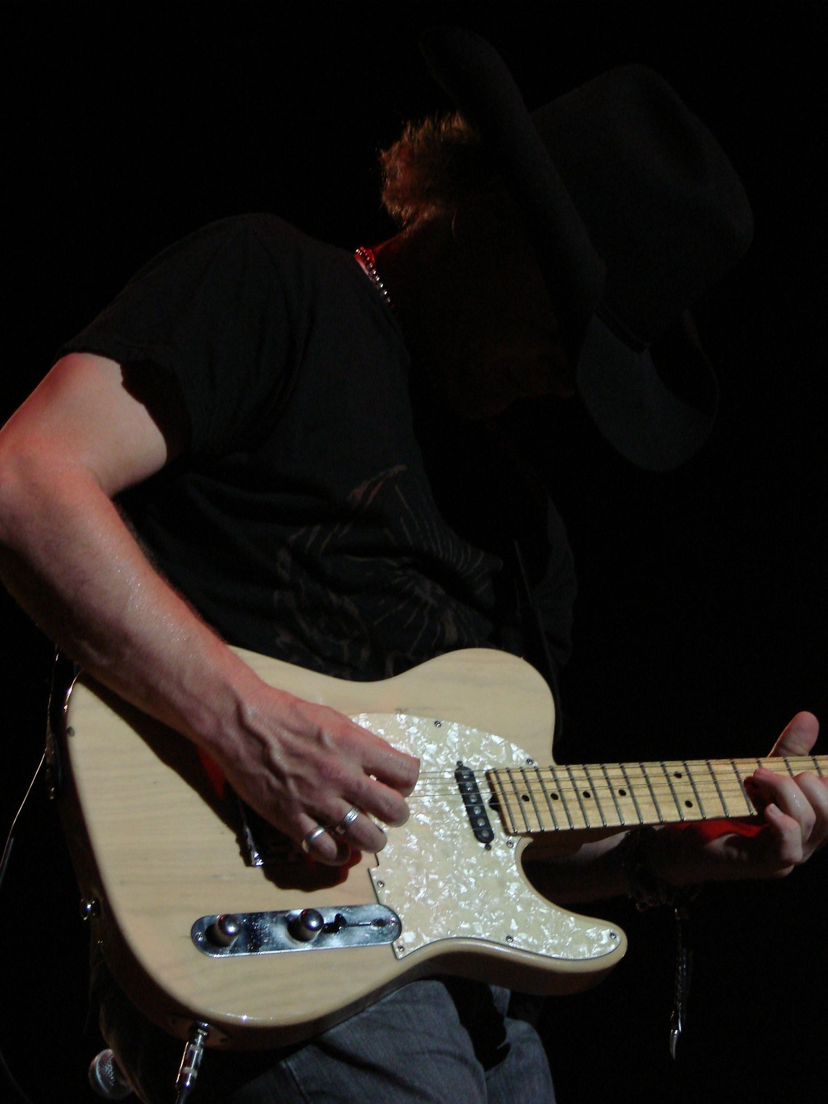 Music Notes - Dierks Bentley, photograph 0046