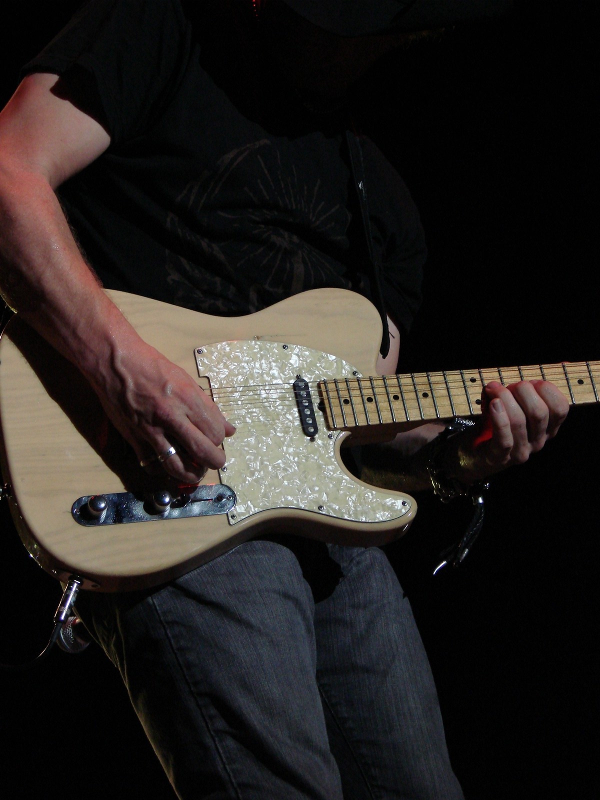 Music Notes - Dierks Bentley, photograph 0047