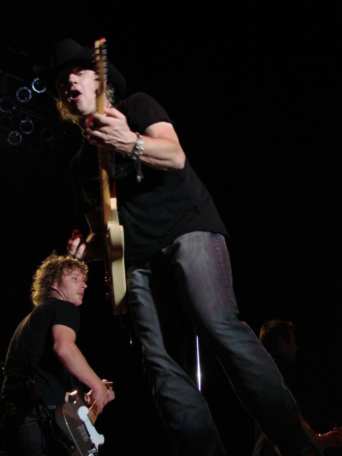 Music Notes - Dierks Bentley, photograph 0049