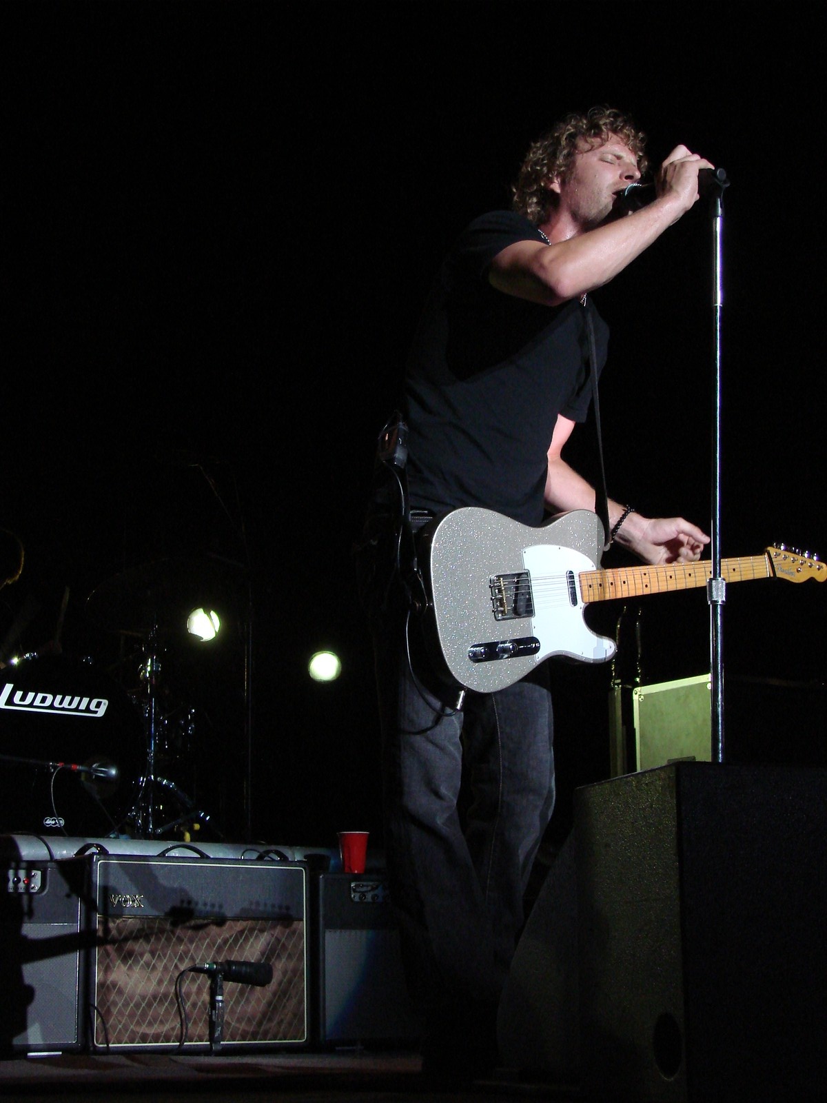 Music Notes - Dierks Bentley, photograph 0051