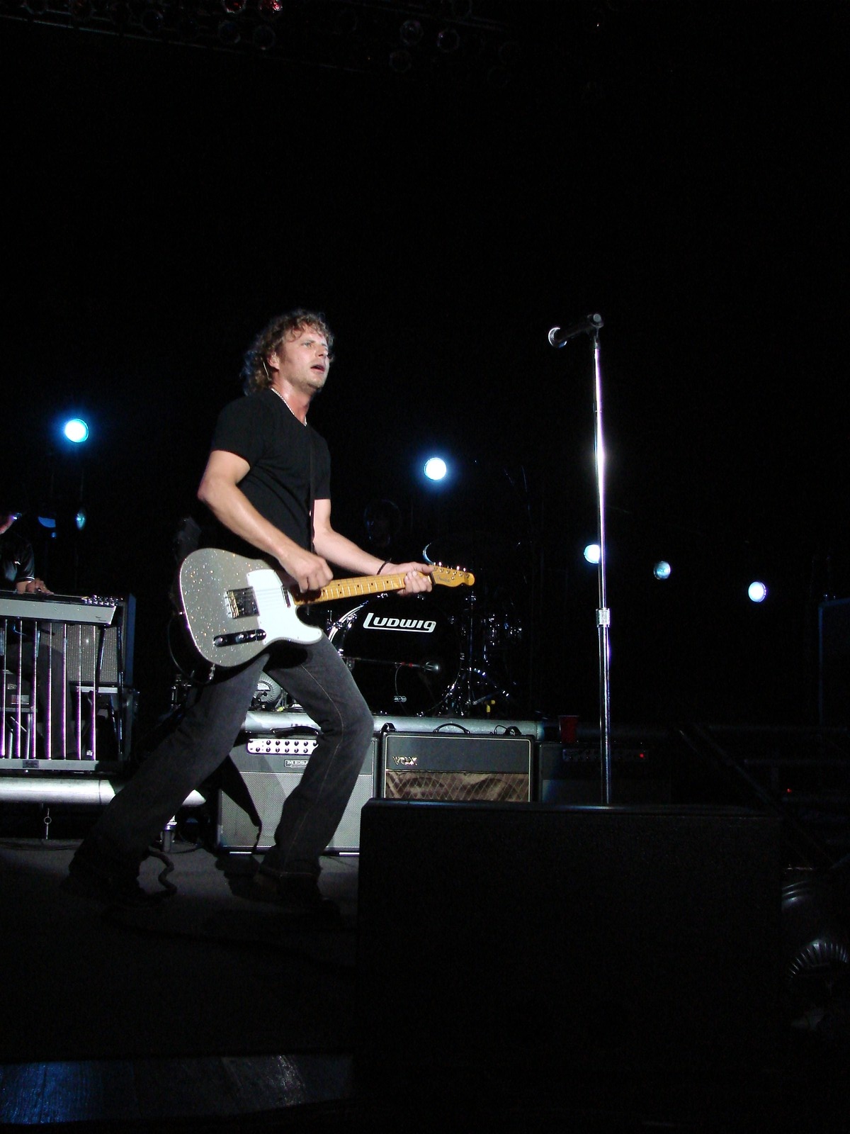 Music Notes - Dierks Bentley, photograph 0059
