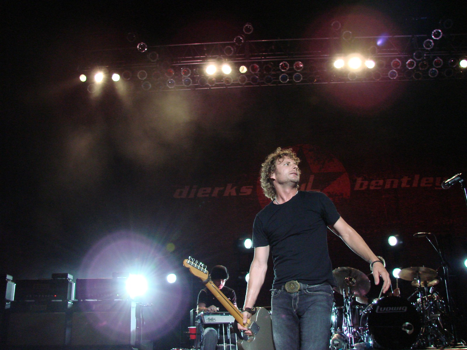 Music Notes - Dierks Bentley, photograph 0062