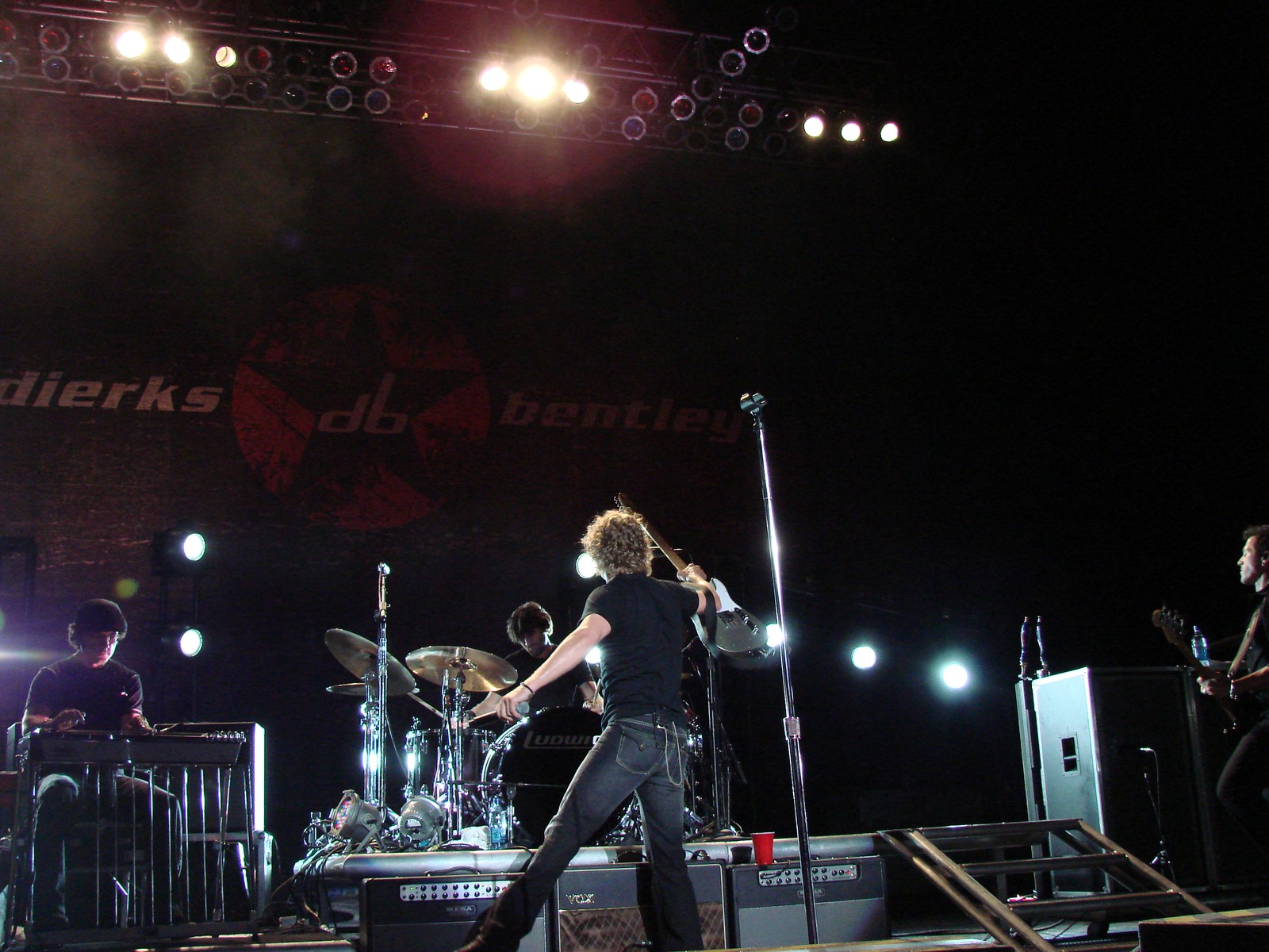 Music Notes - Dierks Bentley, photograph 0063
