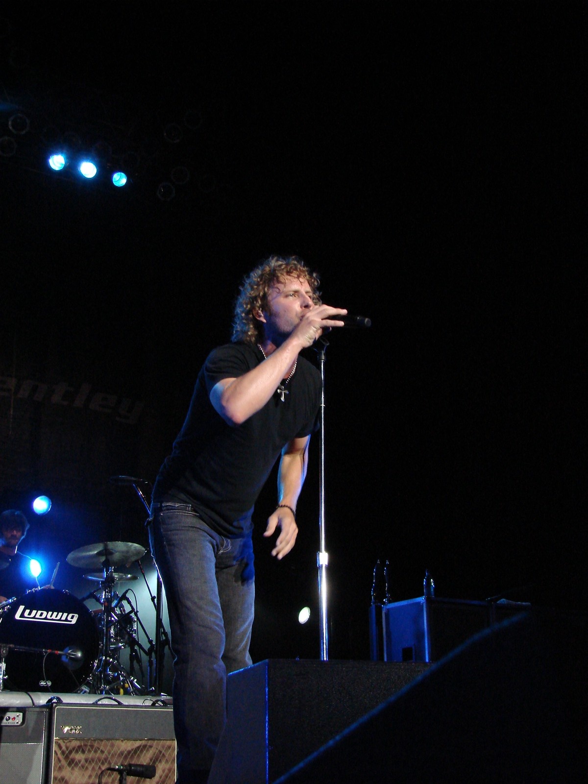Music Notes - Dierks Bentley, photograph 0067