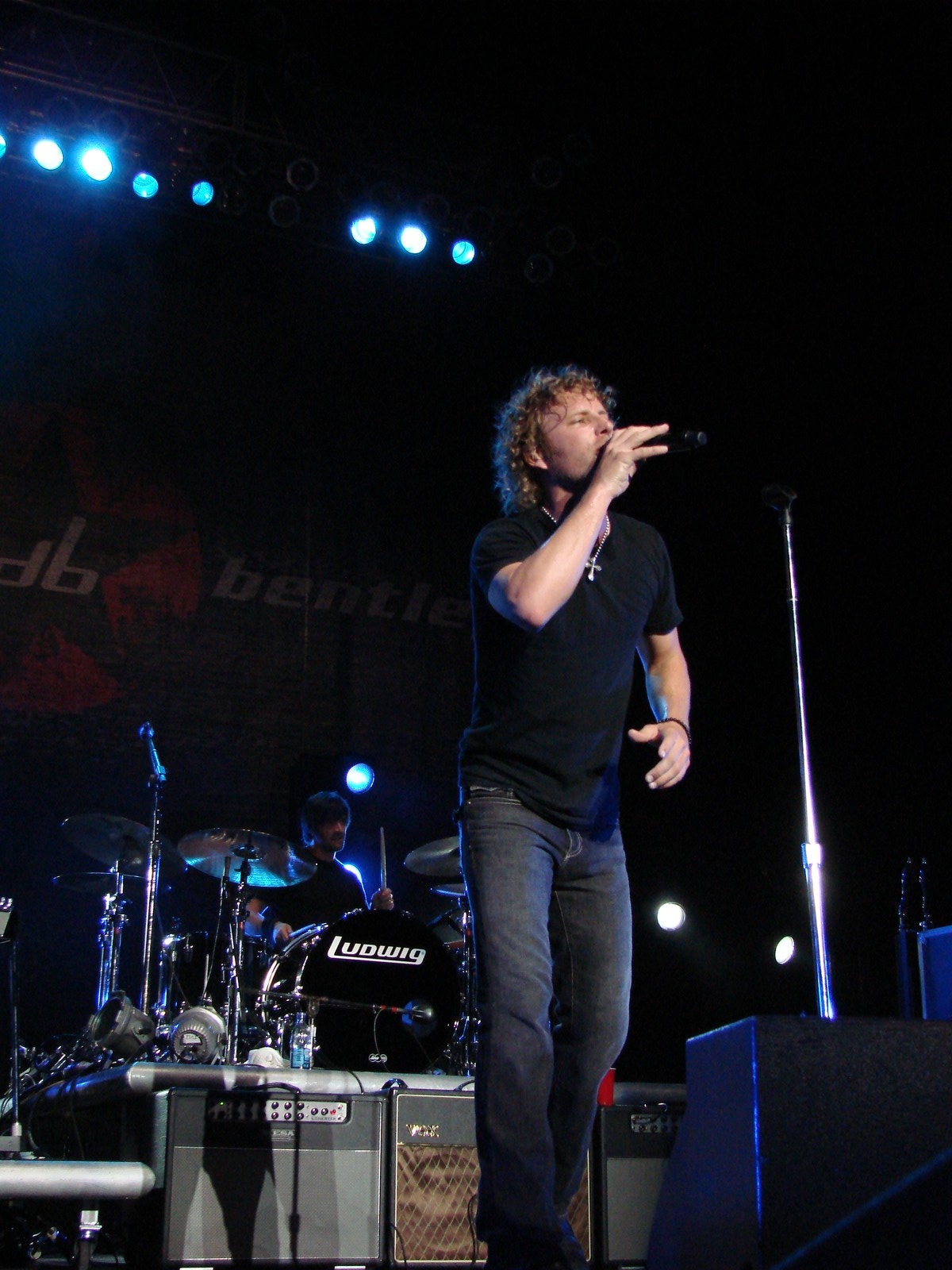 Music Notes - Dierks Bentley, photograph 0068