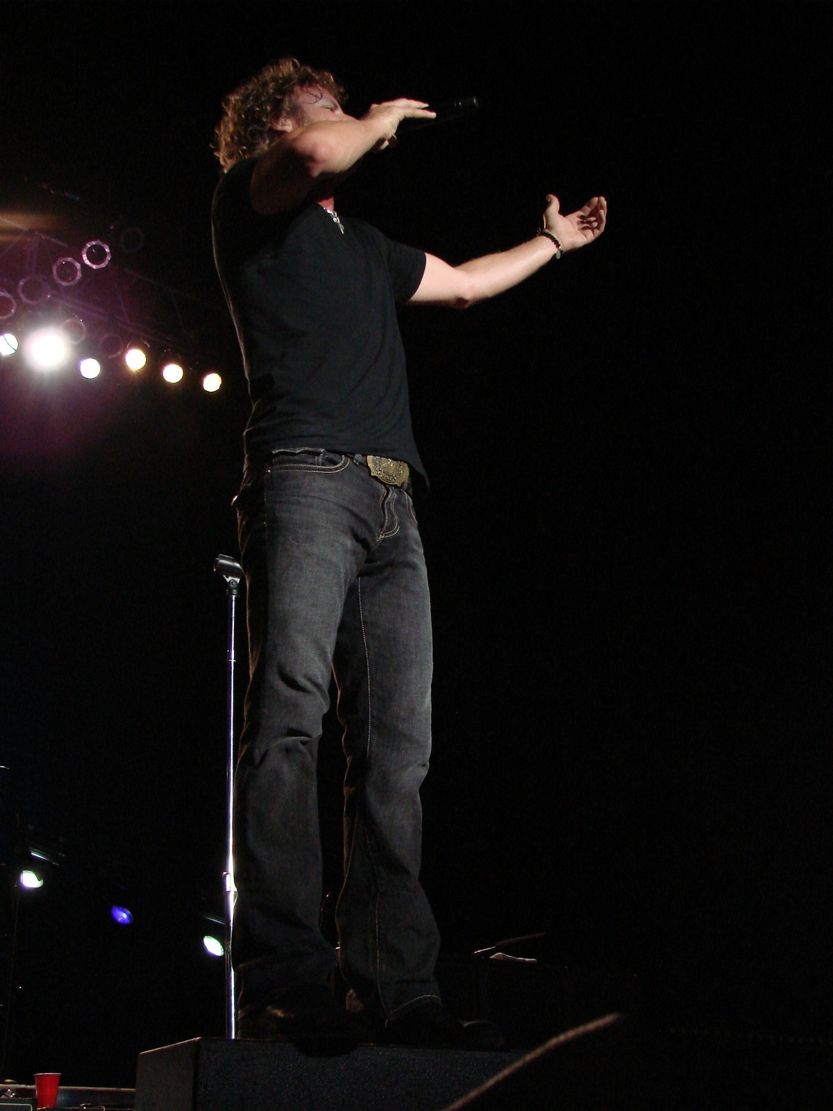Music Notes - Dierks Bentley, photograph 0082