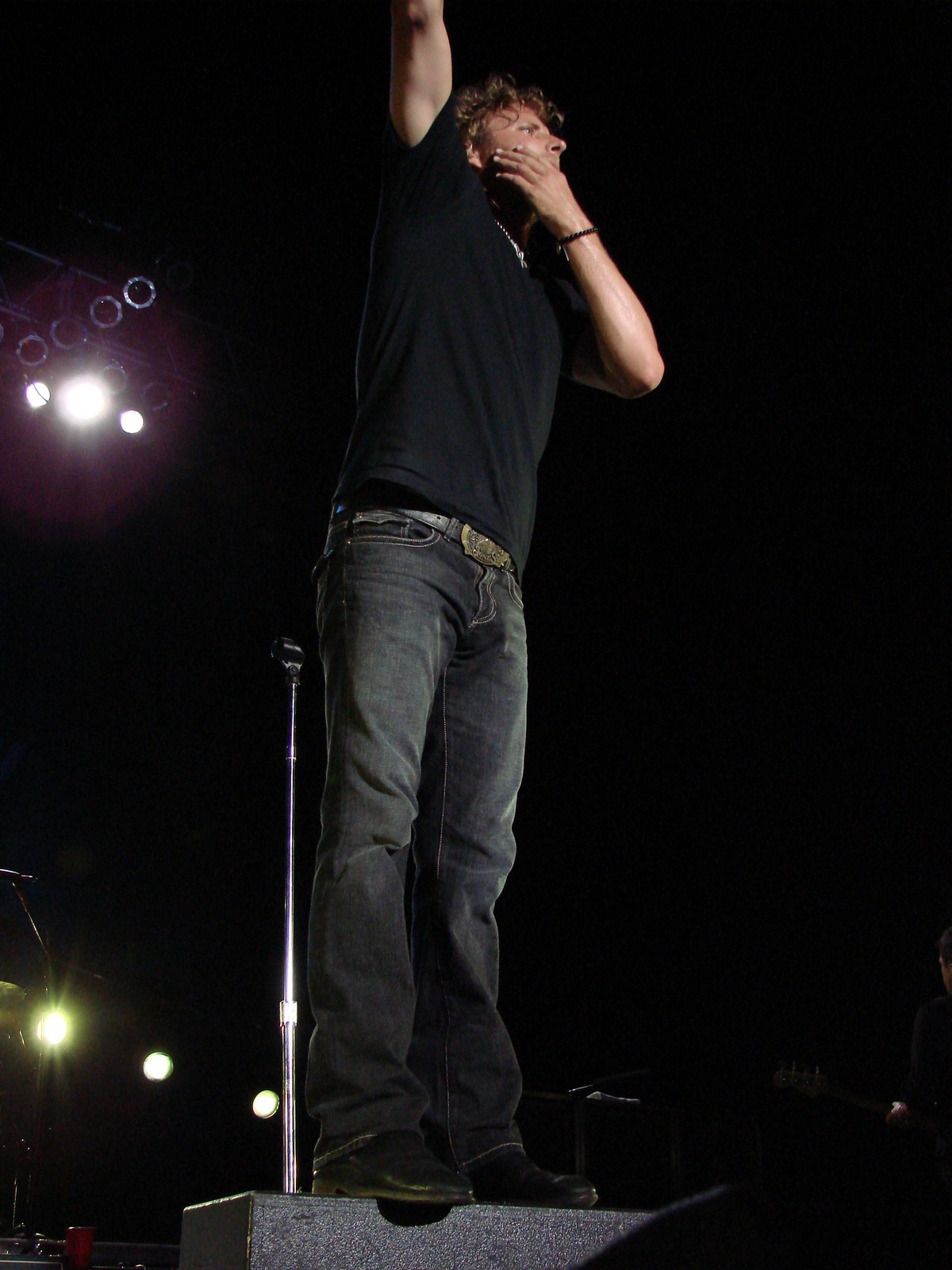 Music Notes - Dierks Bentley, photograph 0087