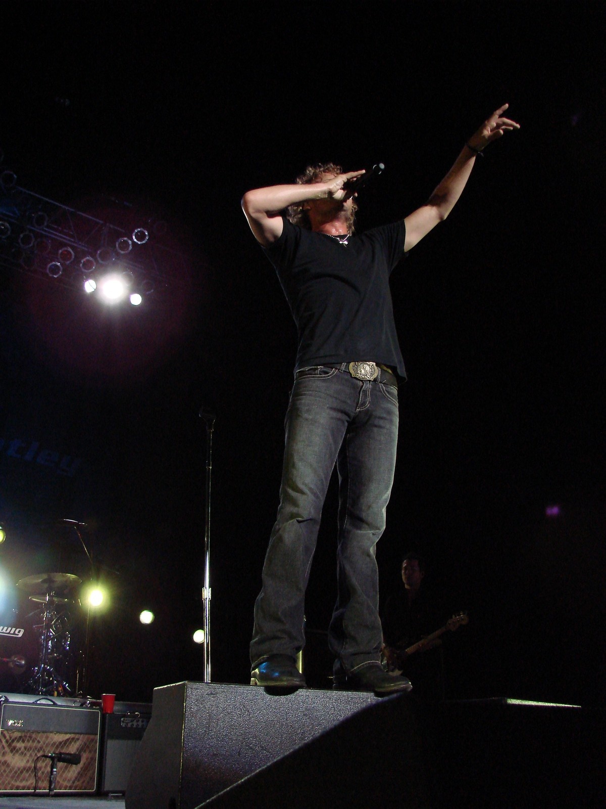 Music Notes - Dierks Bentley, photograph 0090