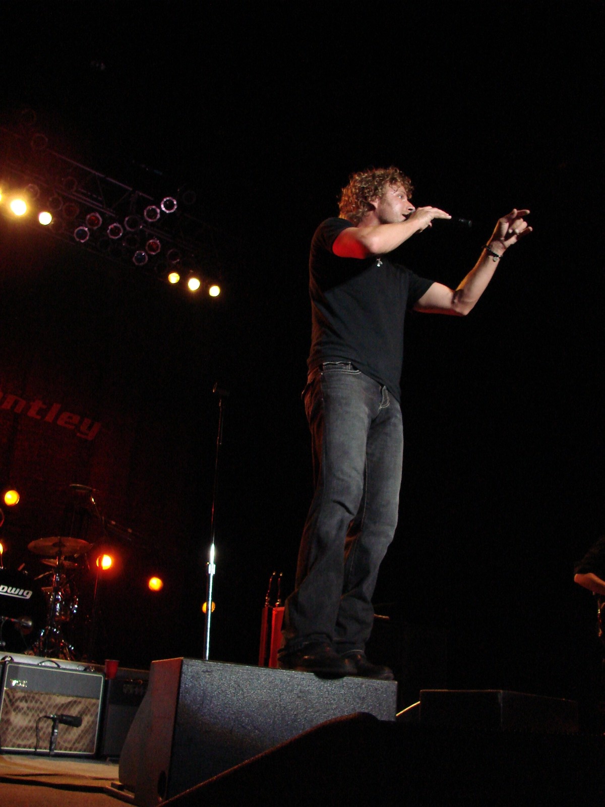 Music Notes - Dierks Bentley, photograph 0097