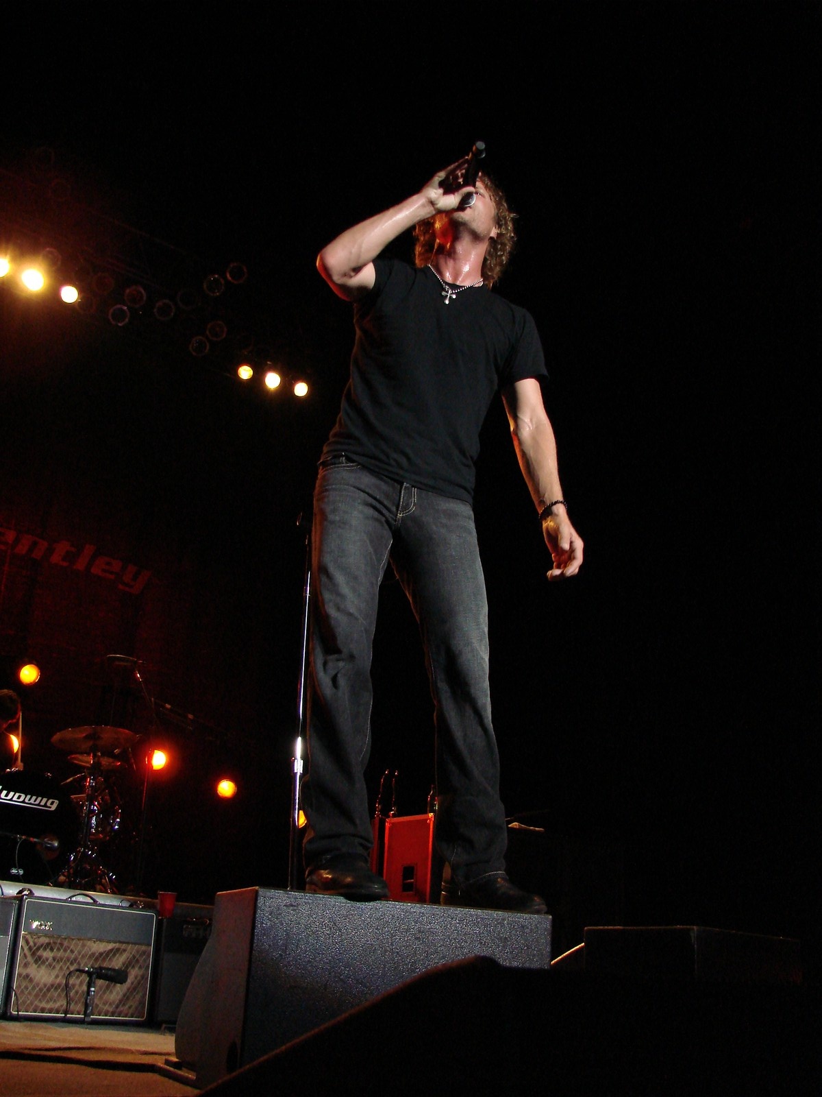 Music Notes - Dierks Bentley, photograph 0098
