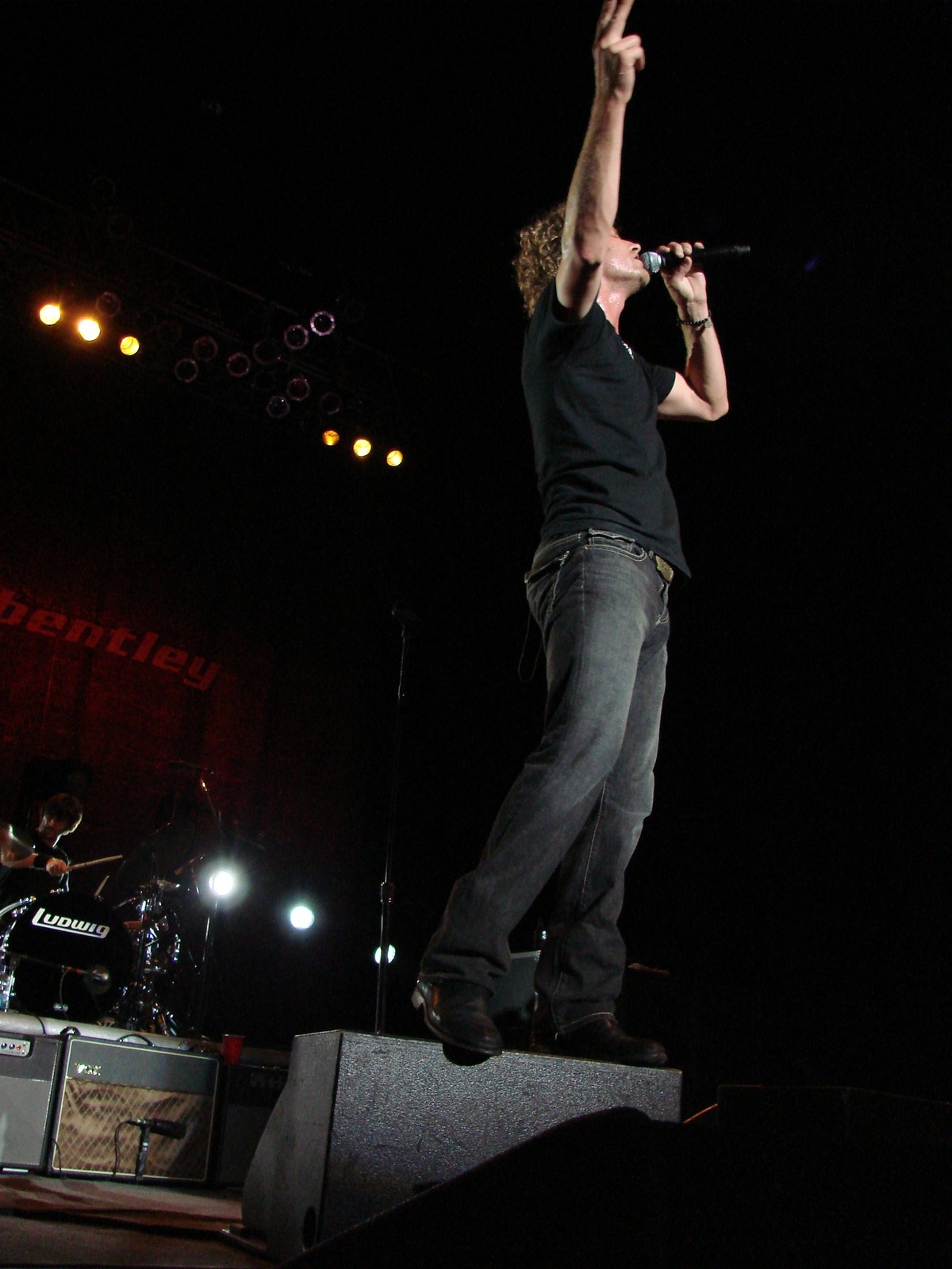 Music Notes - Dierks Bentley, photograph 0104