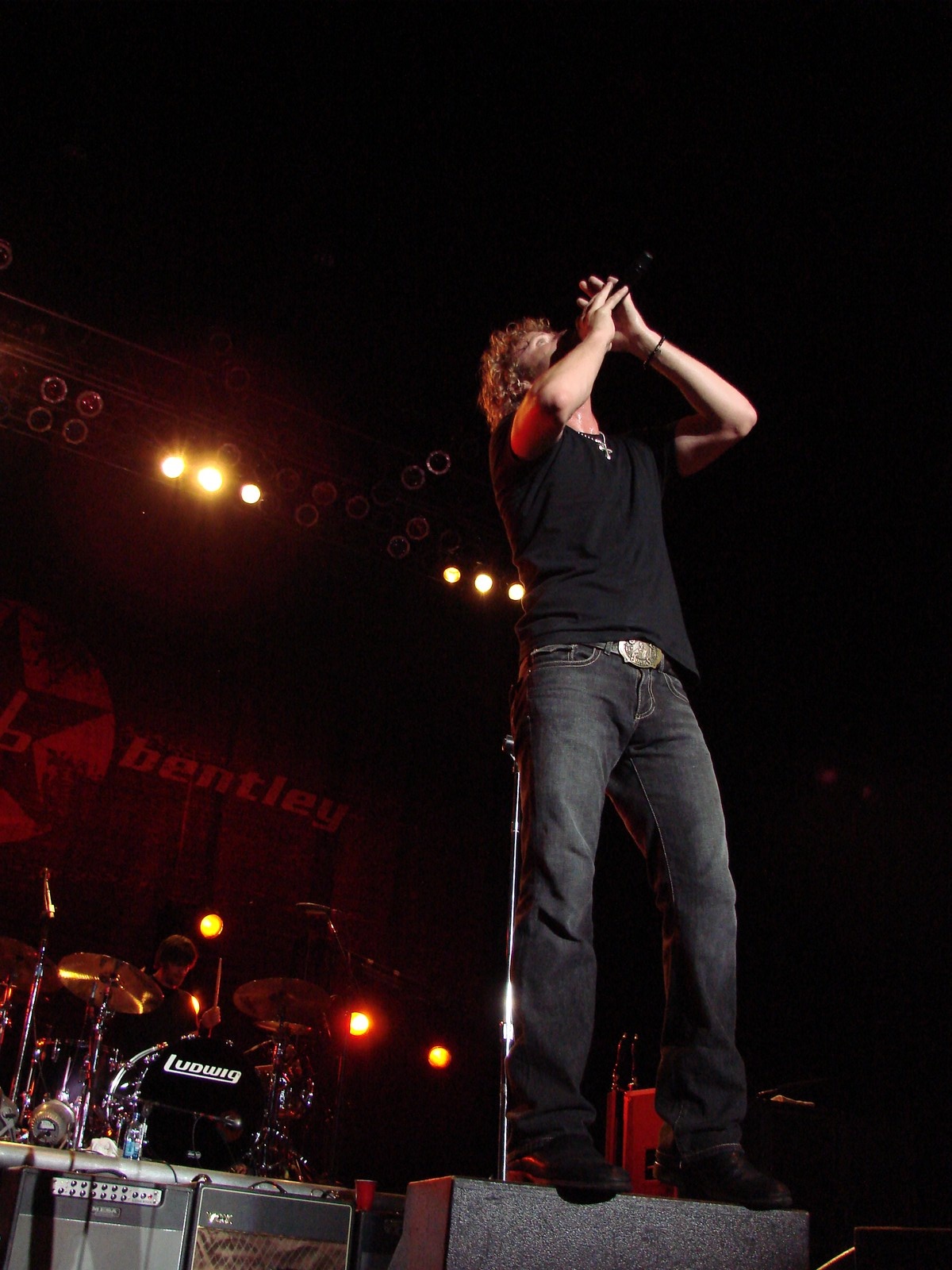 Music Notes - Dierks Bentley, photograph 0106