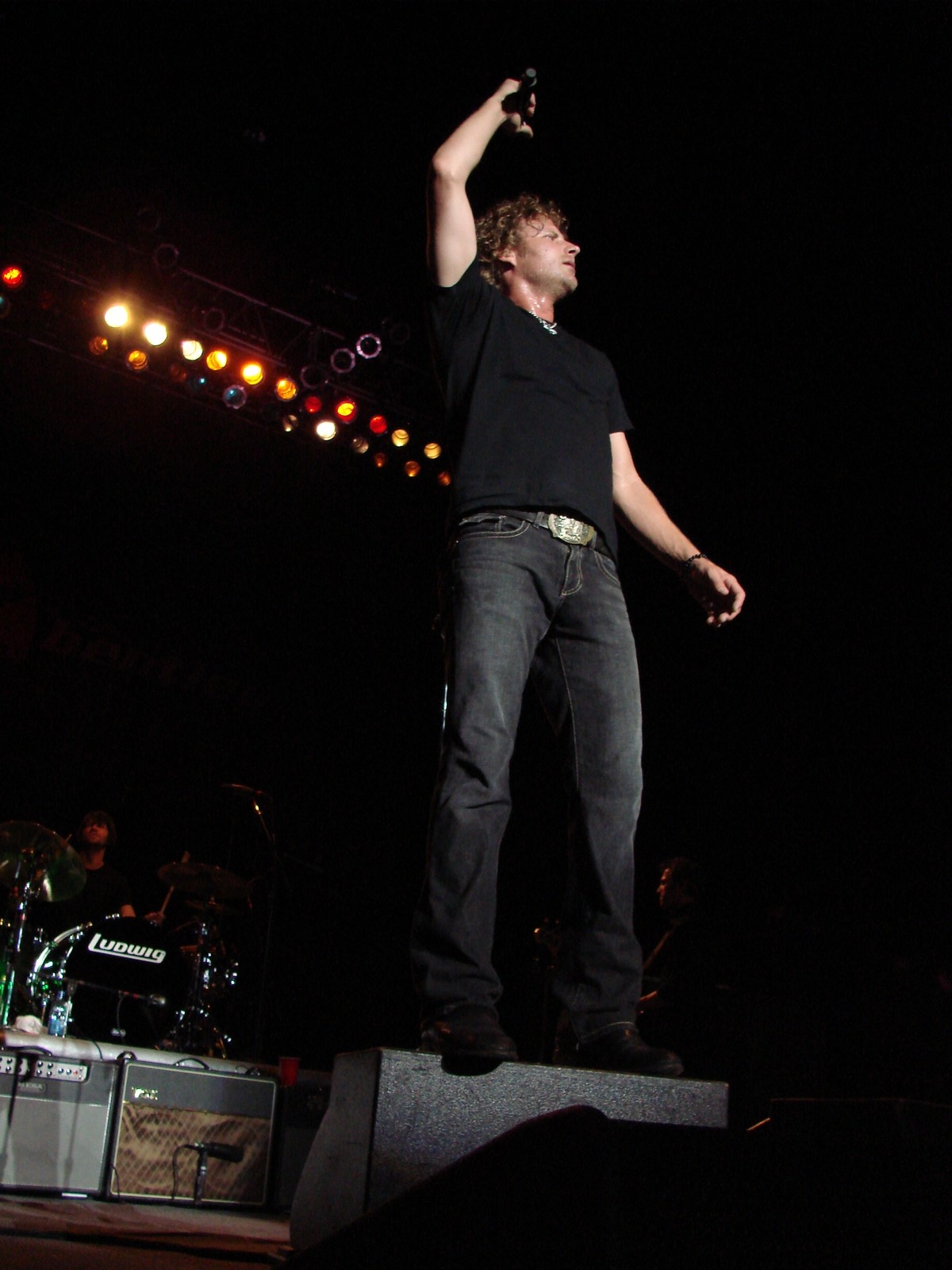 Music Notes - Dierks Bentley, photograph 0109