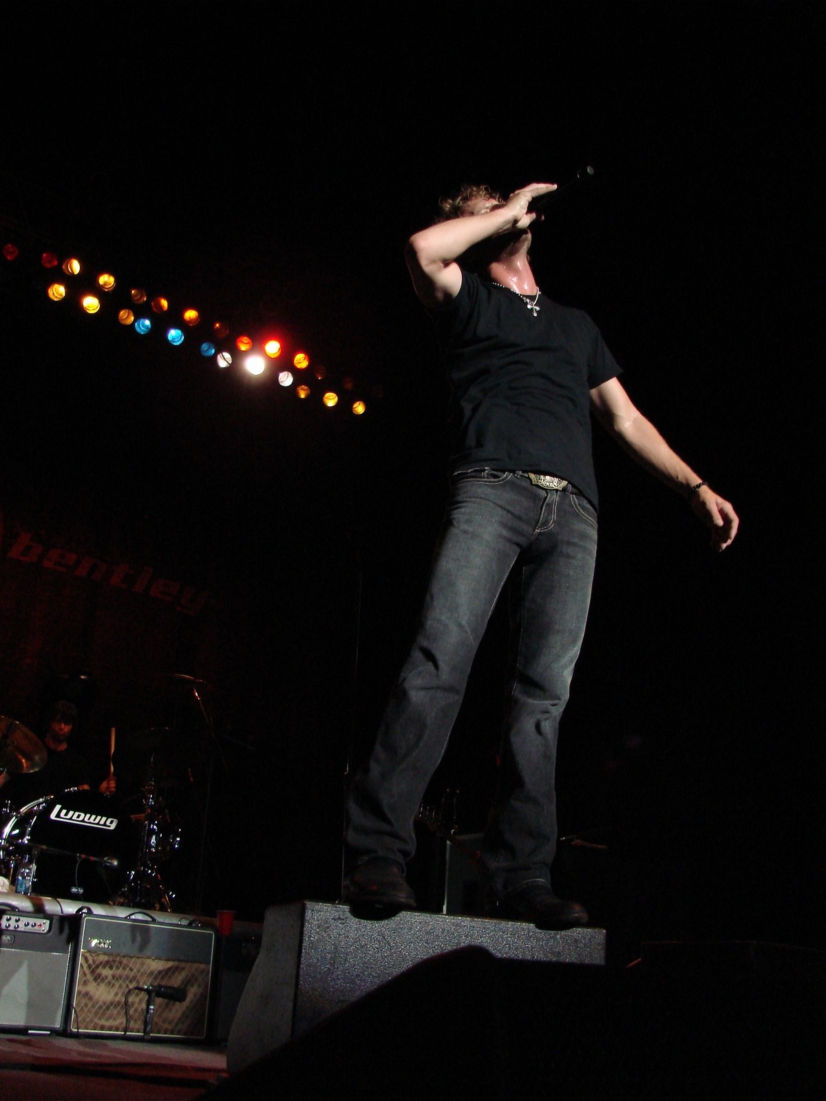Music Notes - Dierks Bentley, photograph 0110